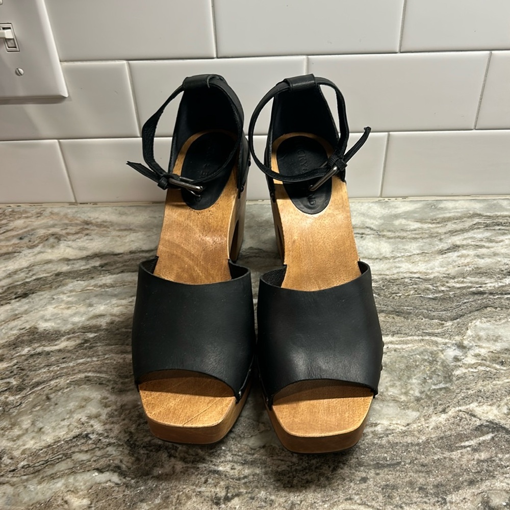 Lucky Brand sandals